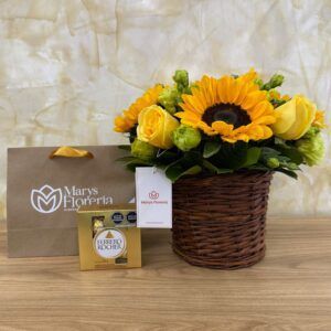 Cesta de Girasoles con Rosas