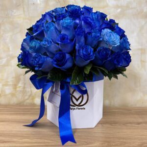 BOX DE ROSAS AZULES