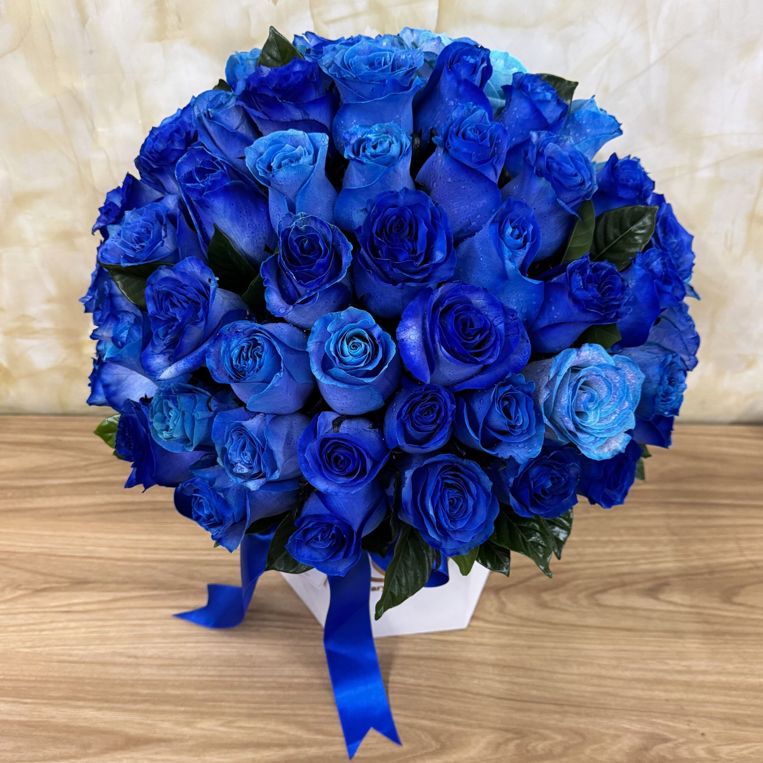 BOX DE ROSAS AZULES - Imagen 3